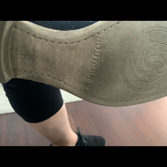 Shoe - Picture 5 of 5